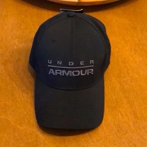 COPY - Under Armour fitted hat. M/L.